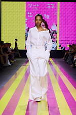 ディオール 2024年春夏ウィメンズコレクション - 強く、凛とした女性たち｜写真12