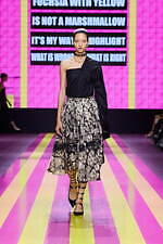 ディオール 2024年春夏ウィメンズコレクション - 強く、凛とした女性たち｜写真14