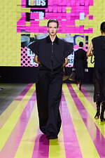 ディオール 2024年春夏ウィメンズコレクション - 強く、凛とした女性たち｜写真24