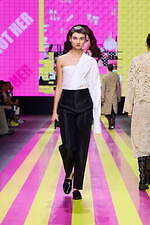 ディオール 2024年春夏ウィメンズコレクション - 強く、凛とした女性たち｜写真73