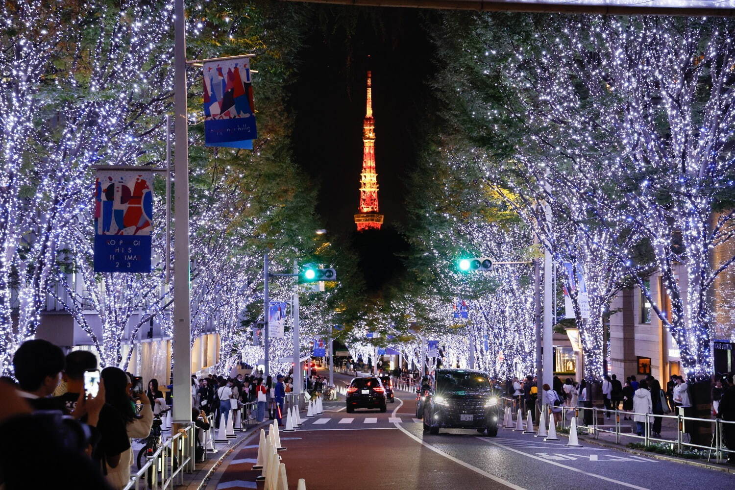 六本木ヒルズのクリスマス2023、けやき坂の“白銀の世界”イルミネーションやクリスマスマーケット｜写真2