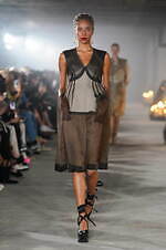 アンダーカバー 2024年春夏コレクション - 夢幻的な異空間｜写真17