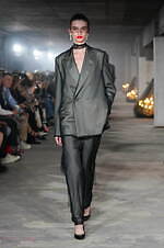 アンダーカバー 2024年春夏コレクション - 夢幻的な異空間｜写真24