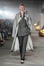 アンダーカバー 2024年春夏コレクション - 夢幻的な異空間｜写真28