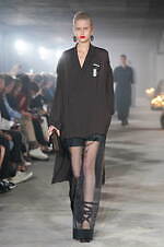 アンダーカバー 2024年春夏コレクション - 夢幻的な異空間｜写真86