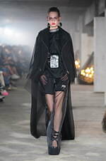 アンダーカバー 2024年春夏コレクション - 夢幻的な異空間｜写真89