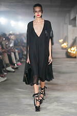 アンダーカバー 2024年春夏コレクション - 夢幻的な異空間｜写真93