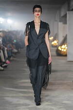 アンダーカバー 2024年春夏コレクション - 夢幻的な異空間｜写真99