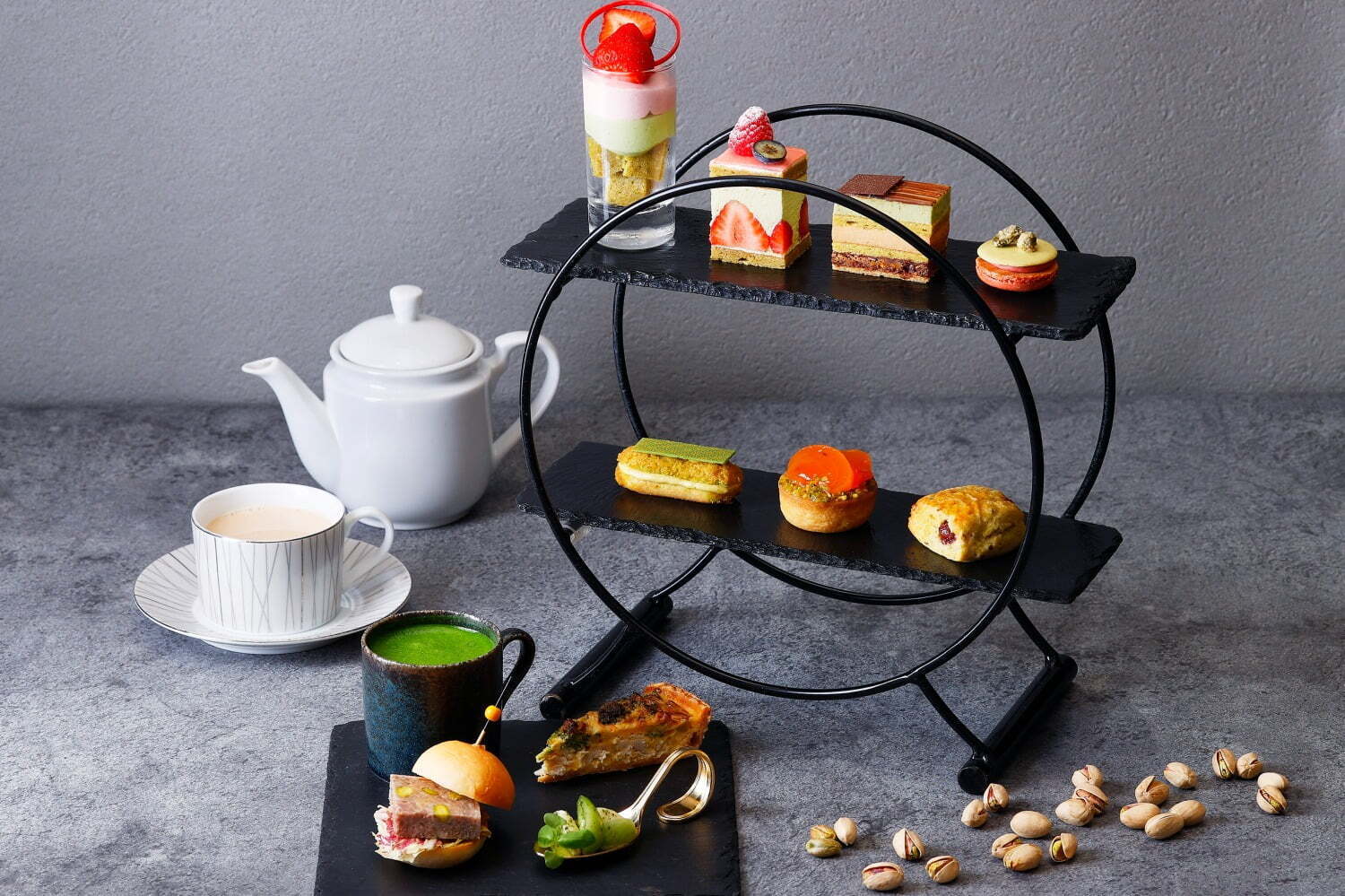 ビスキュイ｜ホテル雅叙園東京「ピスタチオアフタヌーンティー」苺×ピスタチオのヴェリーヌやマカロンなど