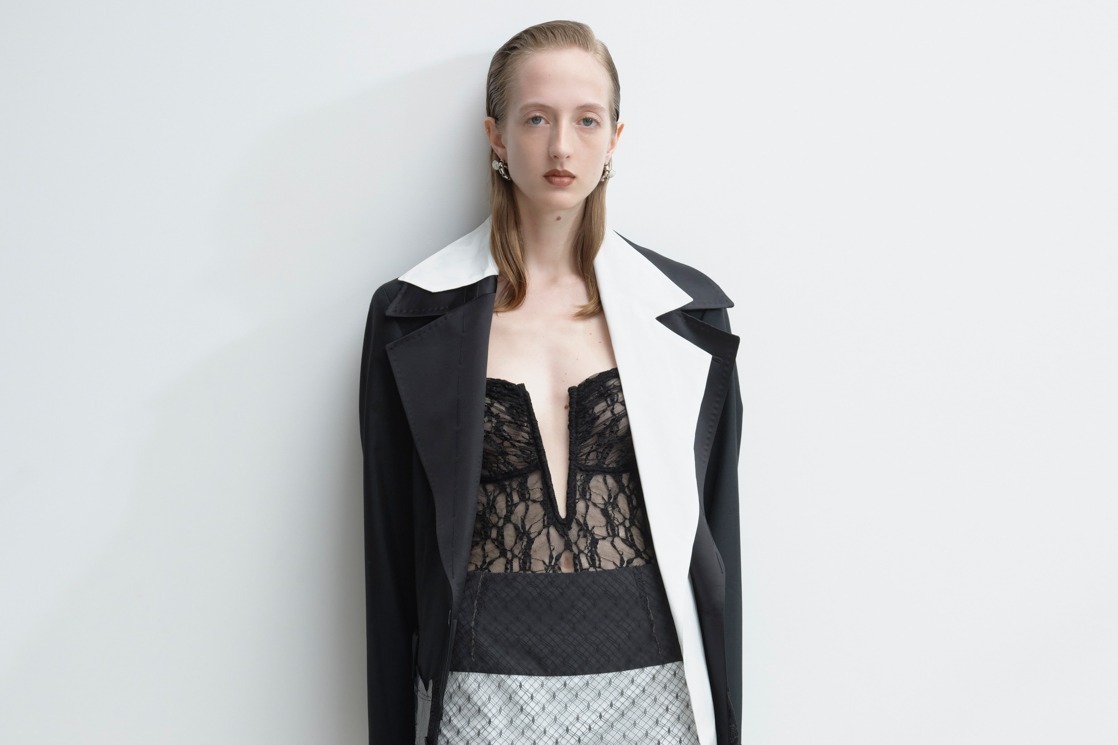 TOGA 2024年春夏コレクション - 相反するイメージをぶつけ、女性の二面性を表現