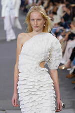 クロエ 2024年春夏コレクション - 花々が咲き誇る楽園で｜写真2