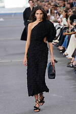 クロエ 2024年春夏コレクション - 花々が咲き誇る楽園で｜写真5