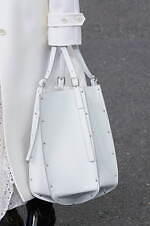 クロエ 2024年春夏コレクション - 花々が咲き誇る楽園で｜写真26