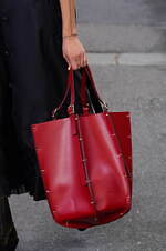 クロエ 2024年春夏コレクション - 花々が咲き誇る楽園で｜写真34