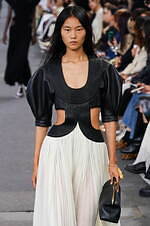 クロエ 2024年春夏コレクション - 花々が咲き誇る楽園で｜写真36