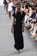 クロエ 2024年春夏コレクション - 花々が咲き誇る楽園で｜写真38