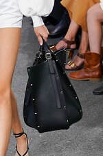 クロエ 2024年春夏コレクション - 花々が咲き誇る楽園で｜写真56