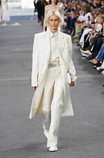 クロエ 2024年春夏コレクション - 花々が咲き誇る楽園で｜写真67