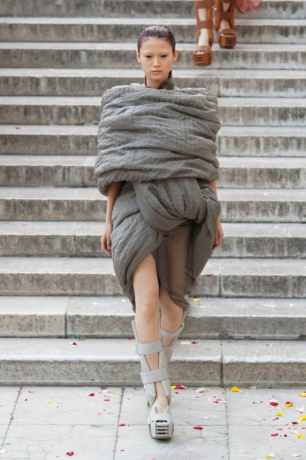 リック・オウエンス(Rick Owens) 2024年春夏ウィメンズコレクション シルエット - 写真29