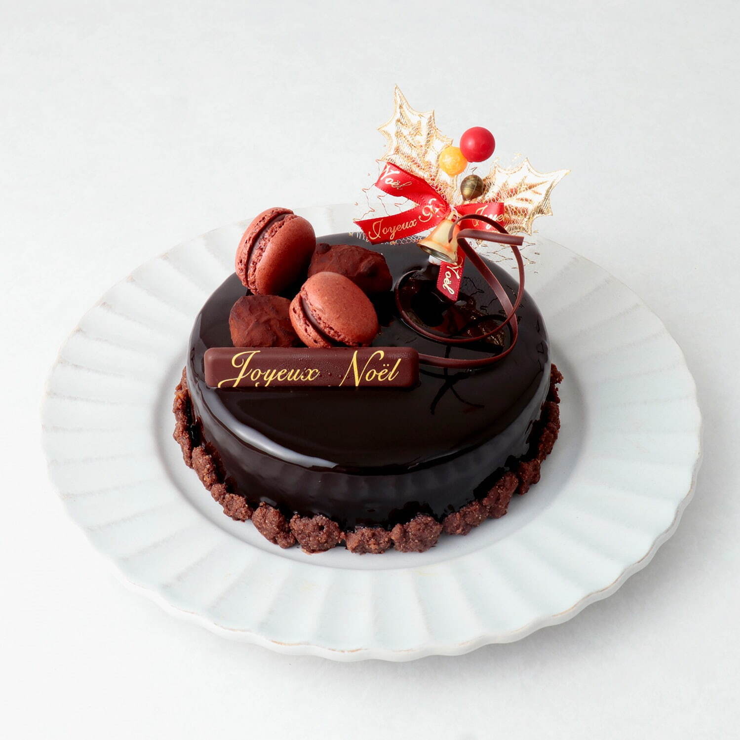 ラ・メゾン白金 グランの2023年クリスマス、ショコラのマカロンを飾ったチョコケーキなど｜写真2