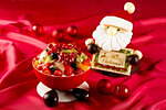 ザ・プリンス パークタワー東京＆東京プリンスホテルのクリスマス23、サンタ型チョコのショートケーキ｜写真1