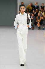 ロエベ 2024年春夏コレクション - 魚眼レンズを通して見た景色のように｜写真5