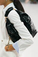 ロエベ 2024年春夏コレクション - 魚眼レンズを通して見た景色のように｜写真6