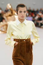 ロエベ 2024年春夏コレクション - 魚眼レンズを通して見た景色のように｜写真16