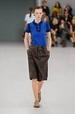 ロエベ 2024年春夏コレクション - 魚眼レンズを通して見た景色のように｜写真38