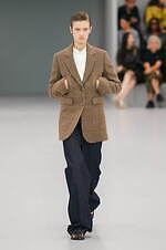 ロエベ 2024年春夏コレクション - 魚眼レンズを通して見た景色のように｜写真56