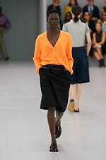 ロエベ 2024年春夏コレクション - 魚眼レンズを通して見た景色のように｜写真63