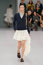 ロエベ 2024年春夏コレクション - 魚眼レンズを通して見た景色のように｜写真90