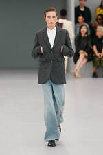 ロエベ 2024年春夏コレクション - 魚眼レンズを通して見た景色のように｜写真92