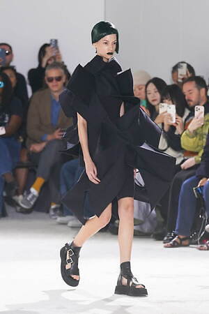 ジュンヤ ワタナベ 2024年春夏コレクション - 彫刻的なフォルムを探求｜写真7