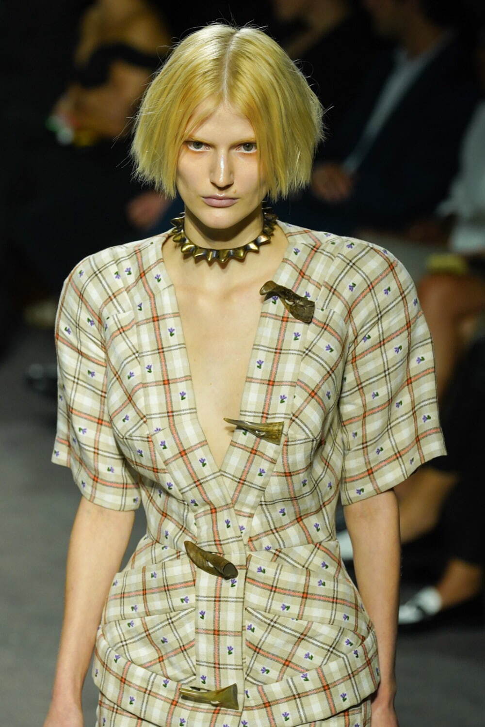 アンドレアス・クロンターラー フォー ヴィヴィアン・ウエストウッド(Andreas Kronthaler for Vivienne Westwood) 2024年春夏ウィメンズ&メンズコレクション  - 写真33