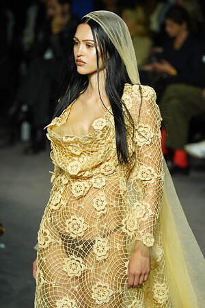 アンドレアス・クロンターラー フォー ヴィヴィアン・ウエストウッド(Andreas Kronthaler for Vivienne Westwood) 2024年春夏ウィメンズ&メンズコレクション  - 写真51