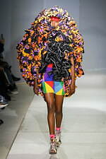 コム デ ギャルソン 2024年春夏コレクション - 色の衝突｜写真5