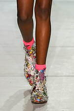 コム デ ギャルソン 2024年春夏コレクション - 色の衝突｜写真6