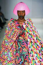 コム デ ギャルソン 2024年春夏コレクション - 色の衝突｜写真14