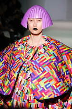 コム デ ギャルソン 2024年春夏コレクション - 色の衝突｜写真20