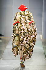 コム デ ギャルソン 2024年春夏コレクション - 色の衝突｜写真29