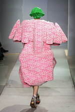 コム デ ギャルソン 2024年春夏コレクション - 色の衝突｜写真42