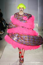 コム デ ギャルソン 2024年春夏コレクション - 色の衝突｜写真47