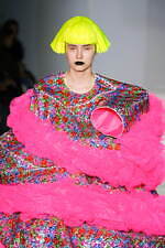 コム デ ギャルソン 2024年春夏コレクション - 色の衝突｜写真49