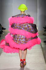 コム デ ギャルソン 2024年春夏コレクション - 色の衝突｜写真50