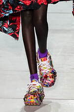 コム デ ギャルソン 2024年春夏コレクション - 色の衝突｜写真52