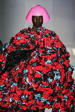 コム デ ギャルソン 2024年春夏コレクション - 色の衝突｜写真53