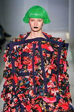 コム デ ギャルソン 2024年春夏コレクション - 色の衝突｜写真56