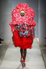 コム デ ギャルソン 2024年春夏コレクション - 色の衝突｜写真69