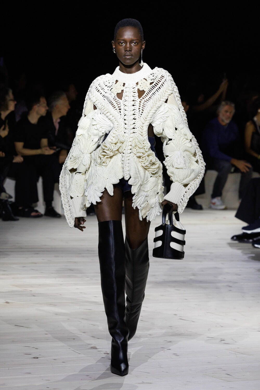 アレキサンダー・マックイーン(Alexander McQueen) 2024年春夏ウィメンズコレクション  - 写真22